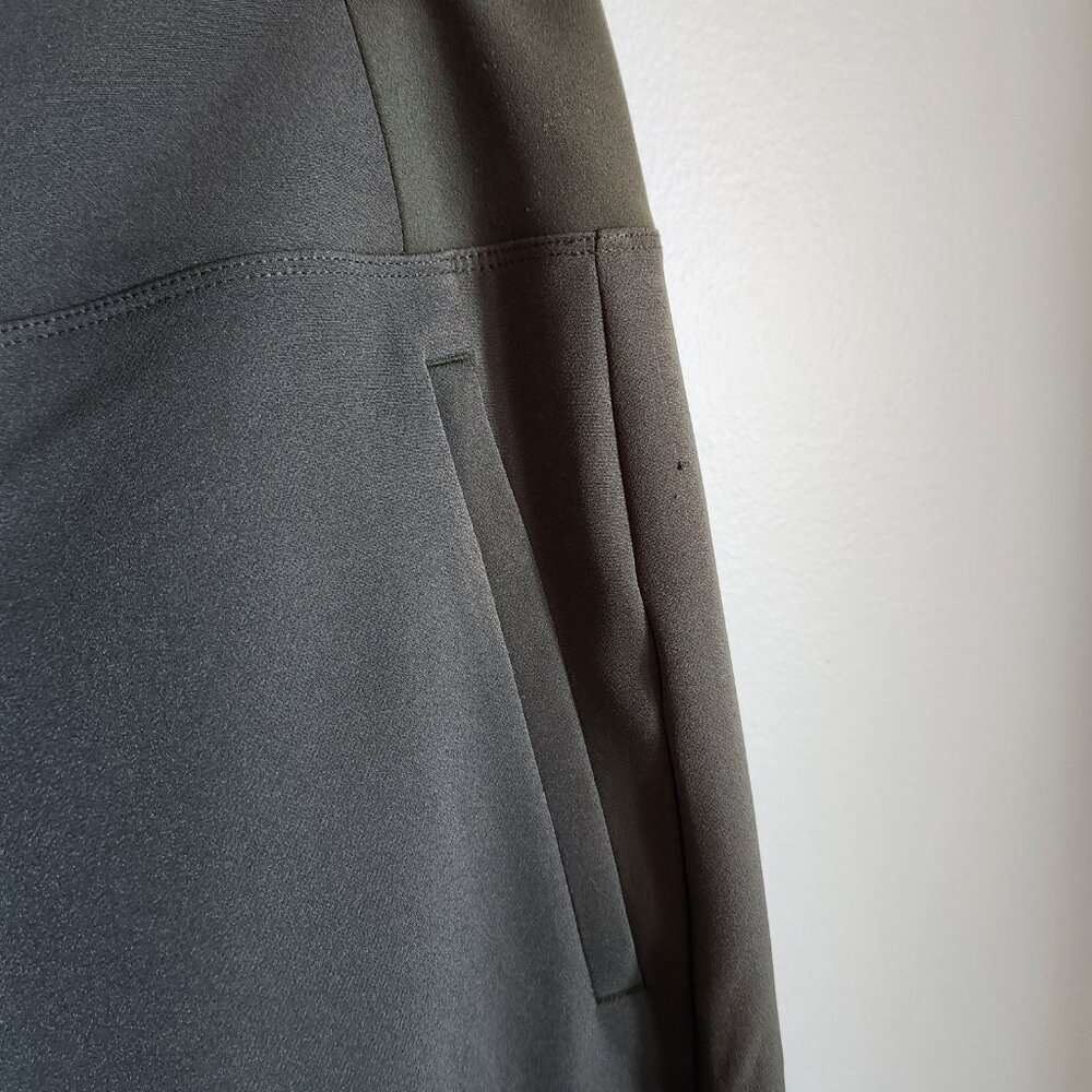 Athleta Pants Green 14 Women's Endless High Rise Pant Crop Commute Pockets - Picture 4 of 11